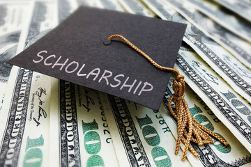 Read more about the article How To Write A Winning Scholarship Application?